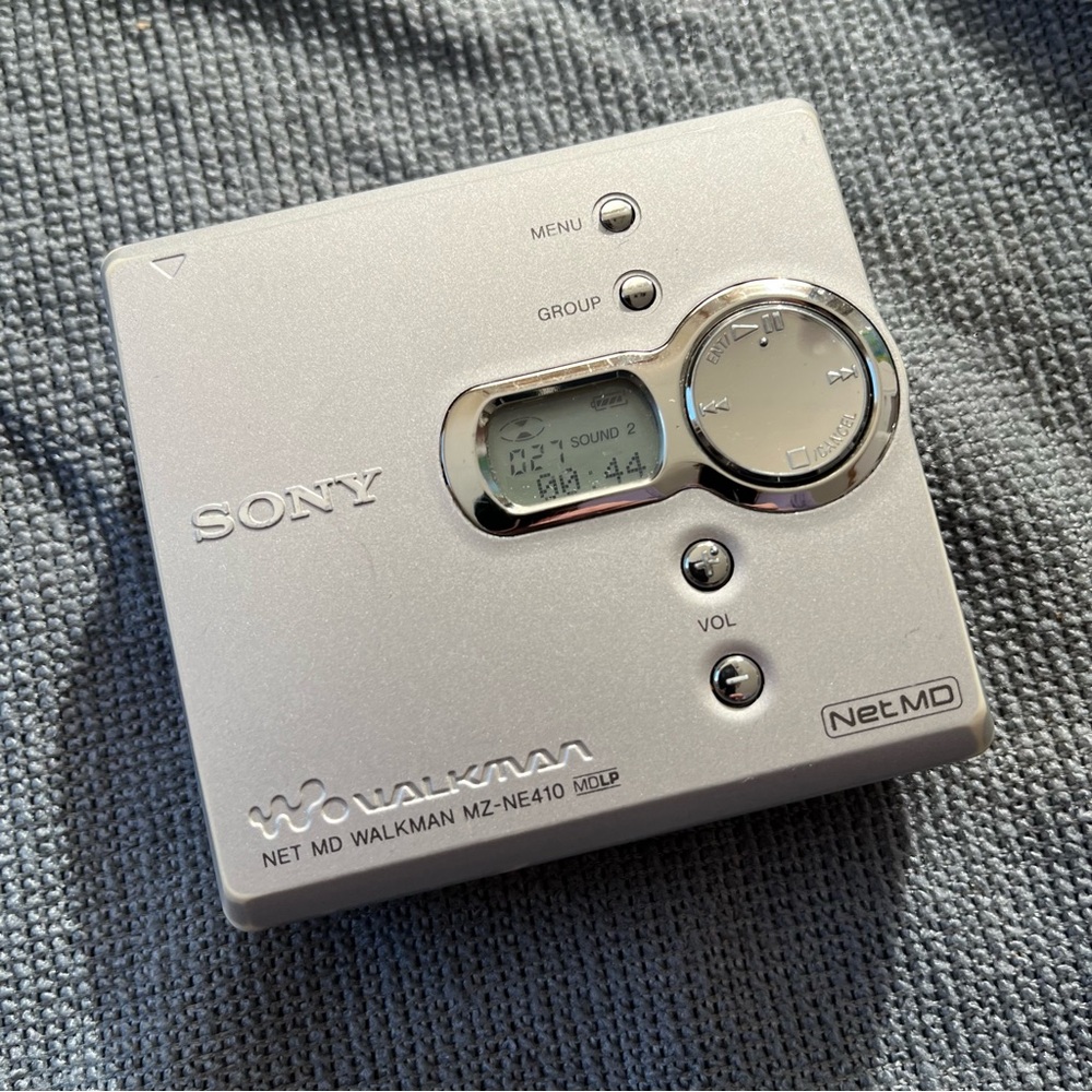 Sony Walkman Net MD MZ-NE410 Silver Minidisc Player Working Portable Music Retro - Picture 7 of 13